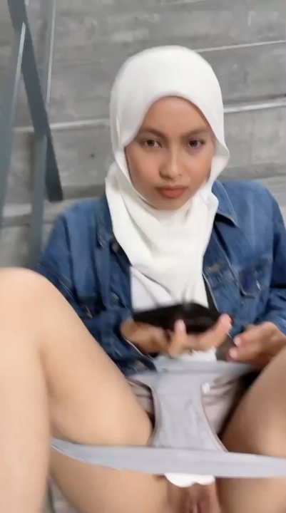 Ngewe di tangga