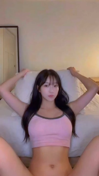 Bikin sange nih cewe baju pink